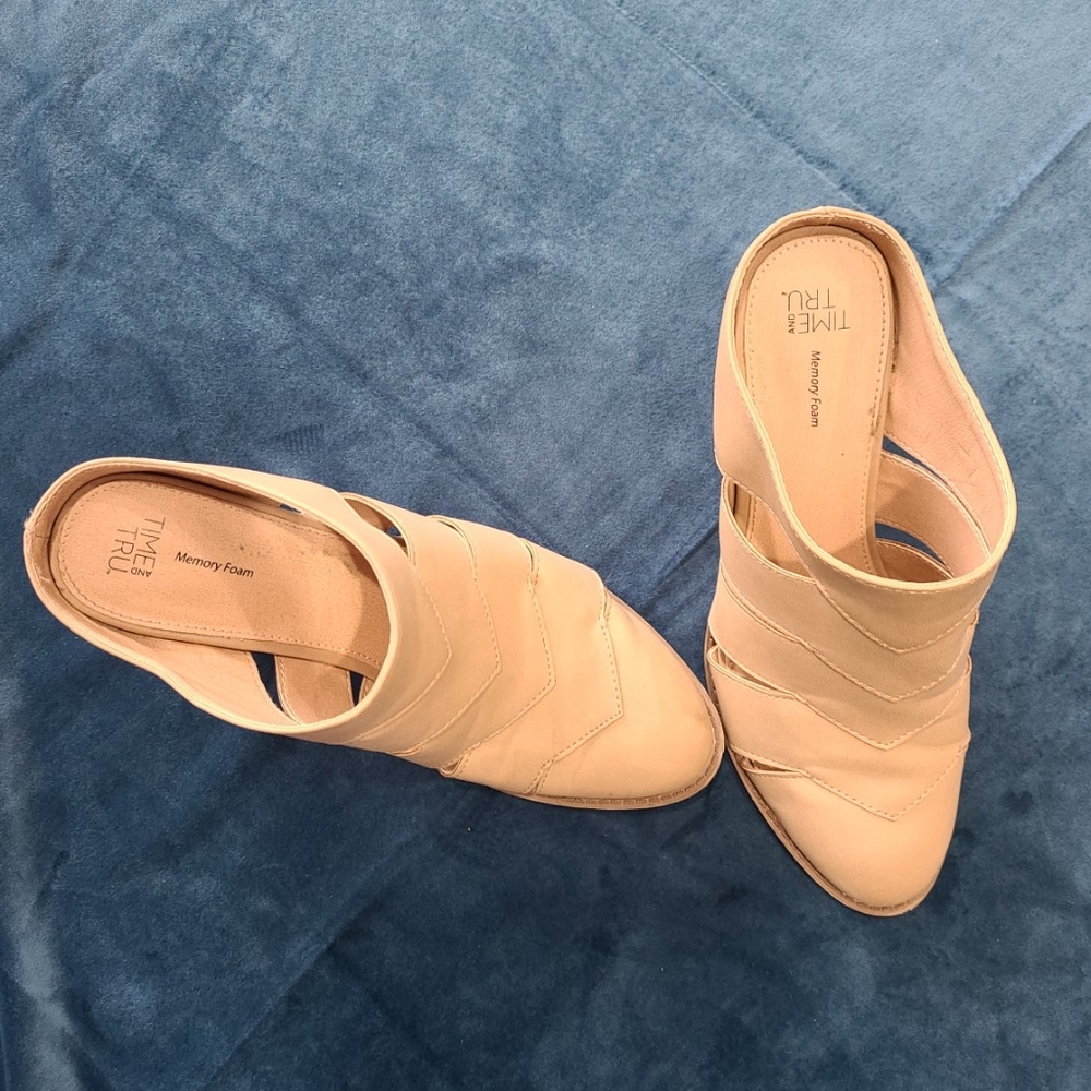 Nude Heeled Mule size 7